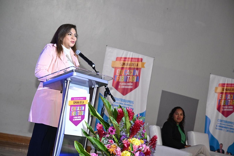 Viceministra_Semana-educaci%C3%B3n-tributaria_2024_1_0.jpg